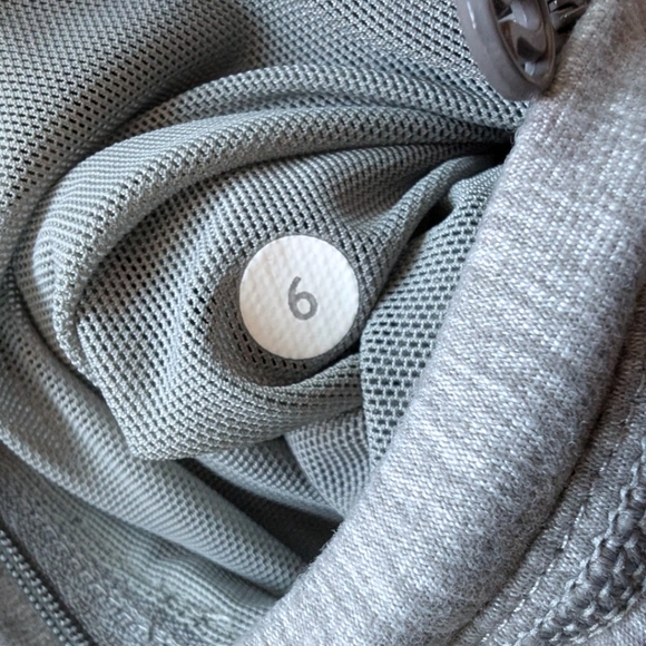 Lululemon Daily Practice Jacket Athleisure Run Workout Womens 6 Hiking Grey 2015 - Picture 15 of 15